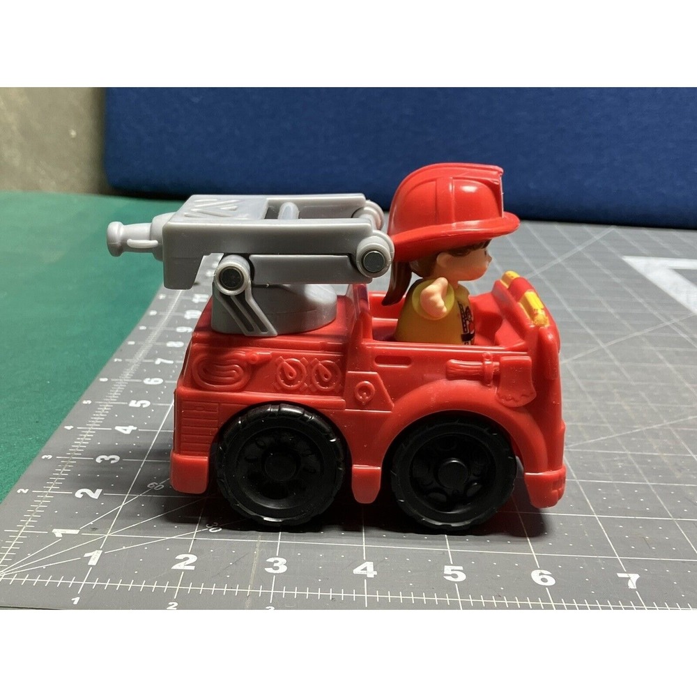 Fisher Price Little People Lot Of A Firetruck And A Fireman Red Yellow